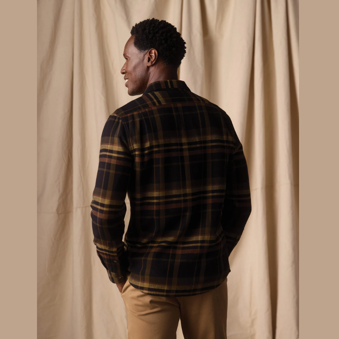 Mountain Overshirt in Black Plaid