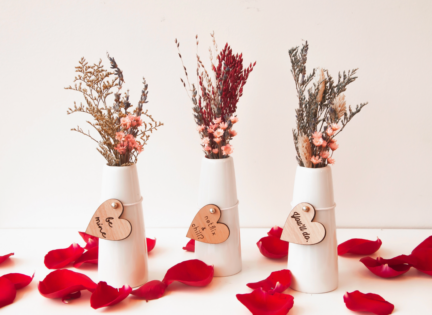 Mini Dried Floral Vases & Wood Gift Tag
