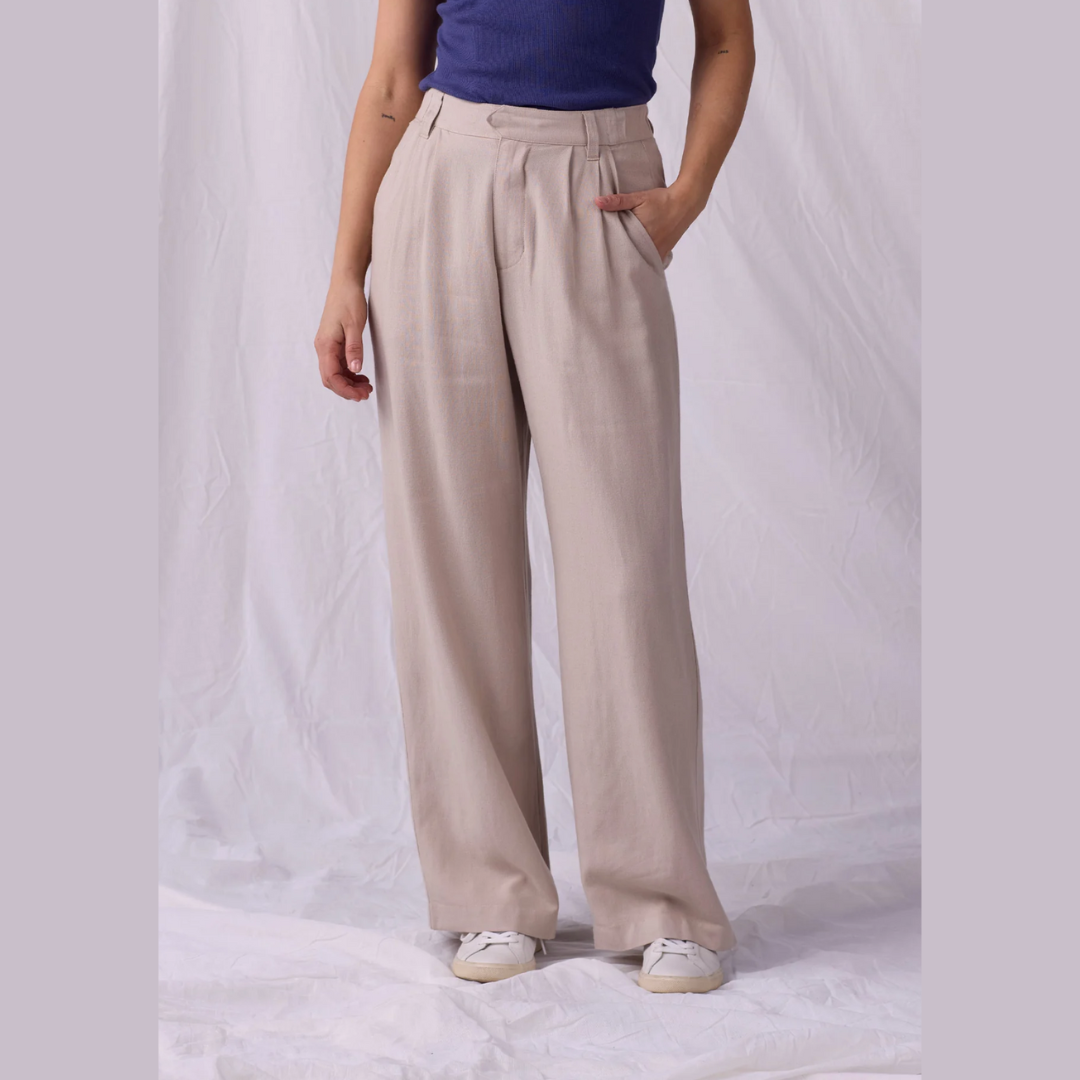 Leukos Linen-Blend Trouser in Sandstone
