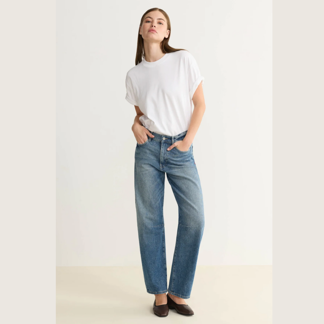BNA - Soft Curve Barrel Jeans