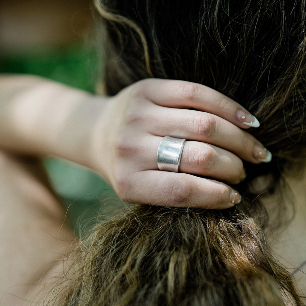 Concave Band Ring