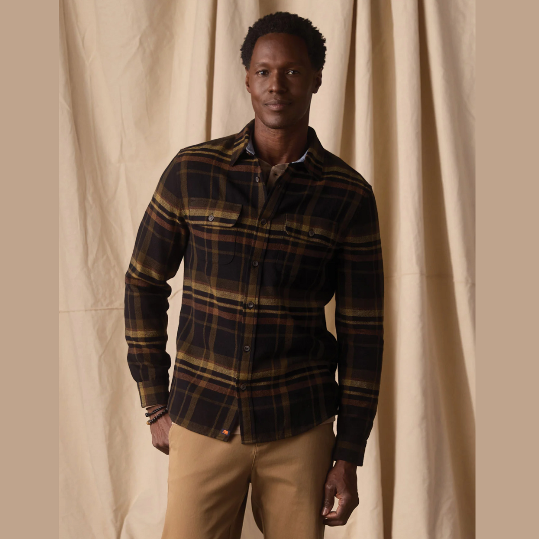 Mountain Overshirt in Black Plaid