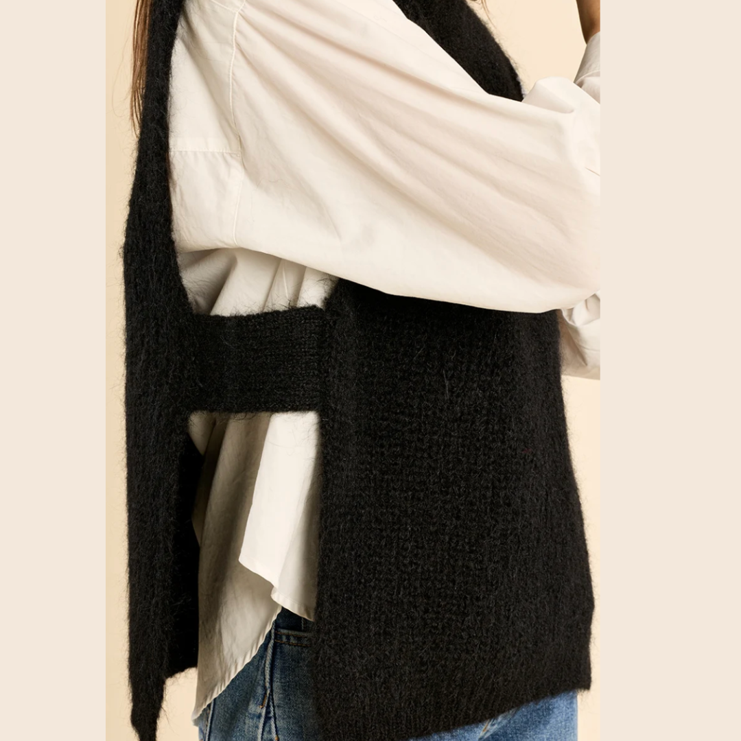 Sleeveless Chunky Turtleneck Sweater