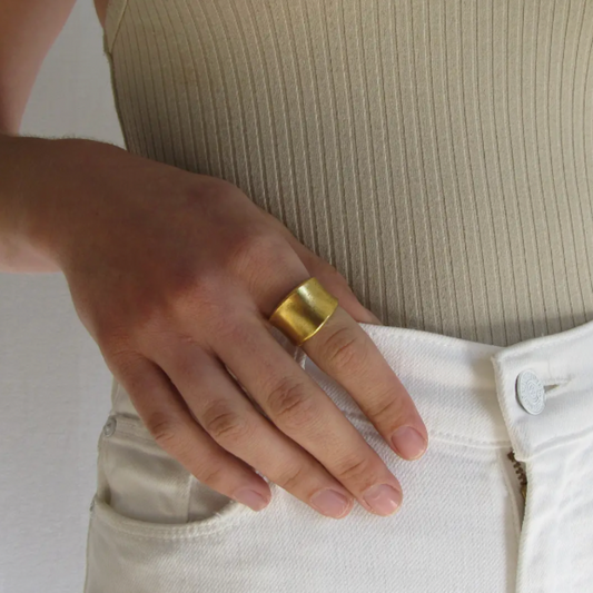 Concave Band Ring