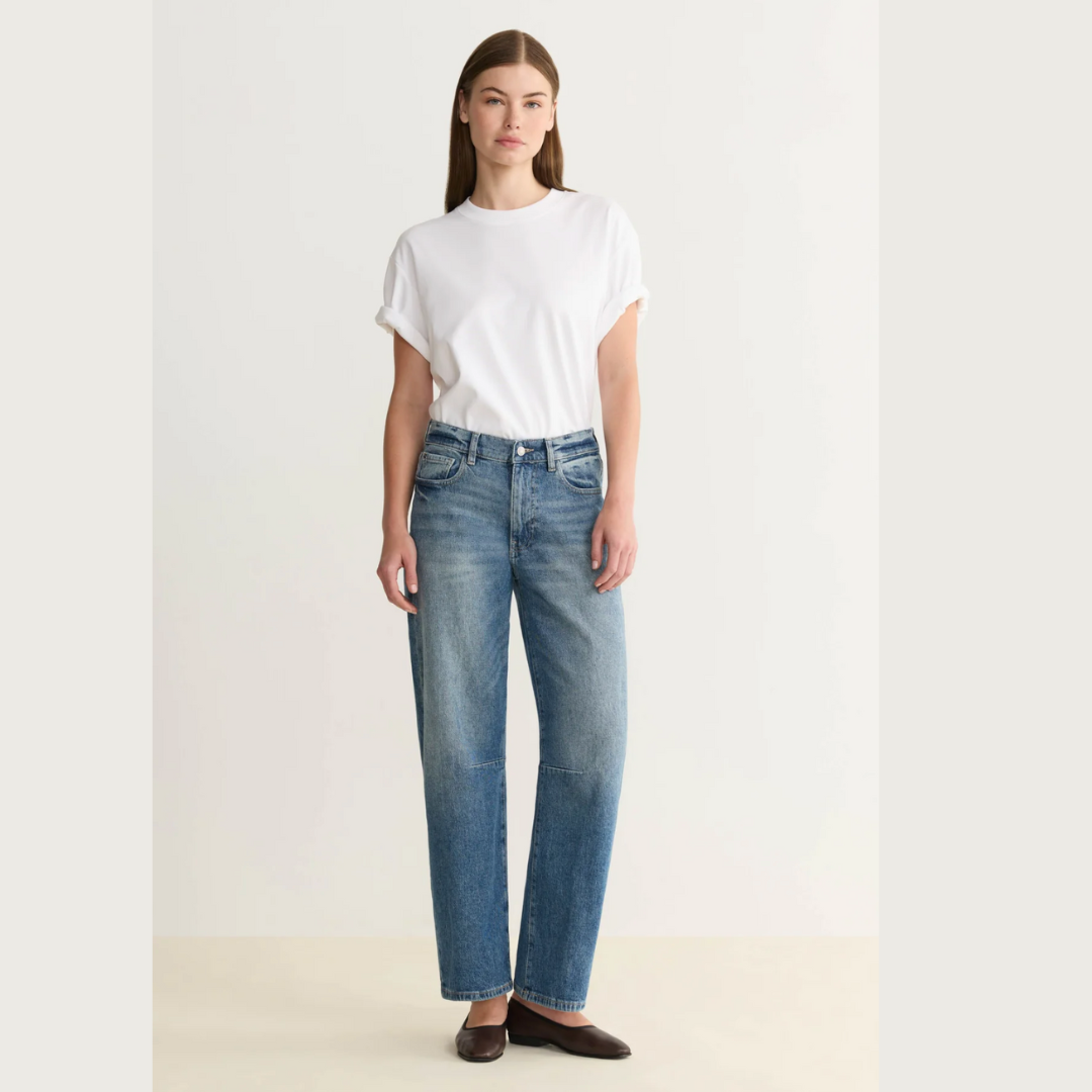 BNA - Soft Curve Barrel Jeans